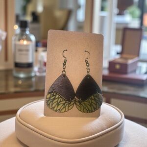 Black and Gold Teardrop Earrings